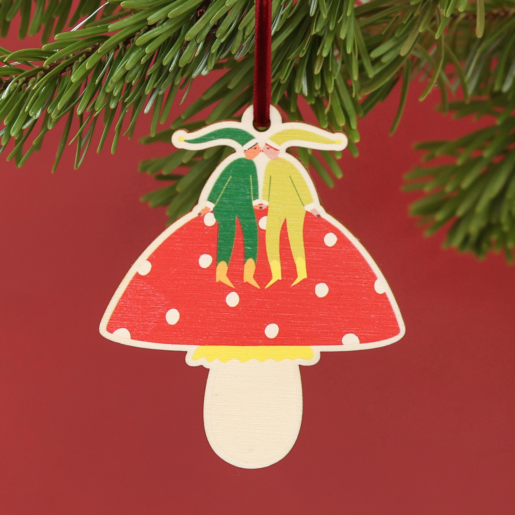 Kissing Elves Christmas Tree Decoration image 3